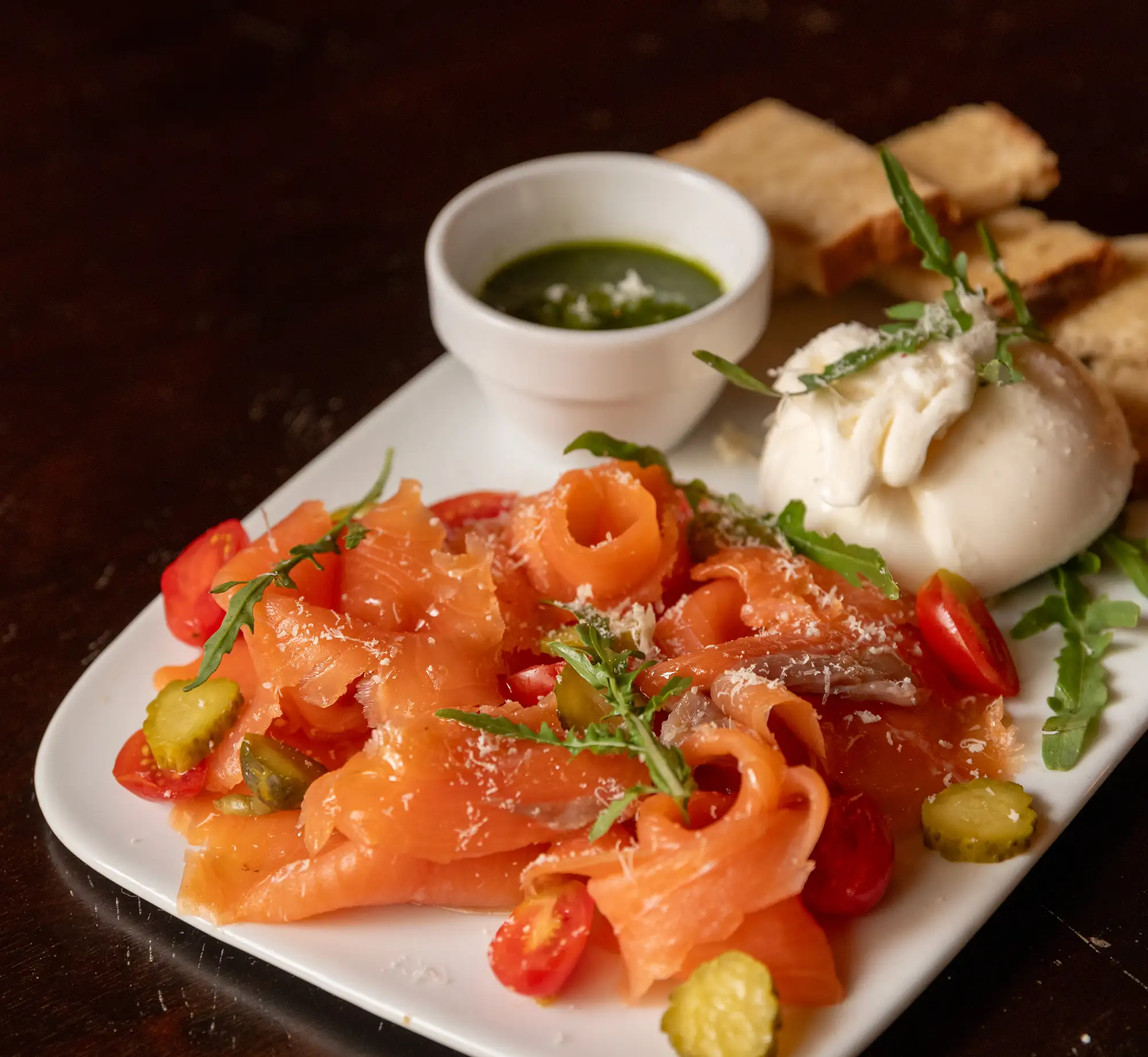 Planche Burratina et saumon fumé